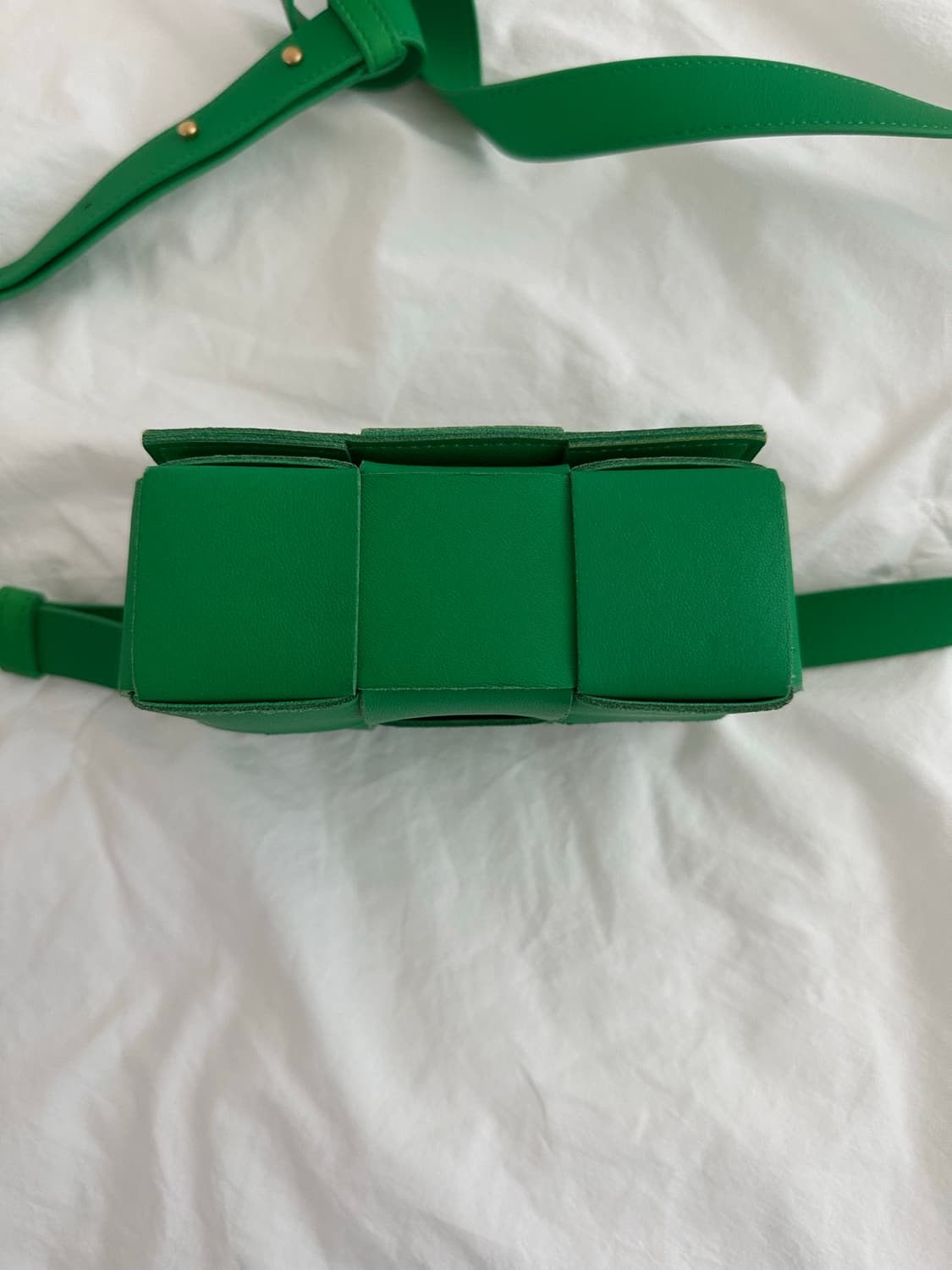 보테가베네타 미니 카세트백 상품이미지4