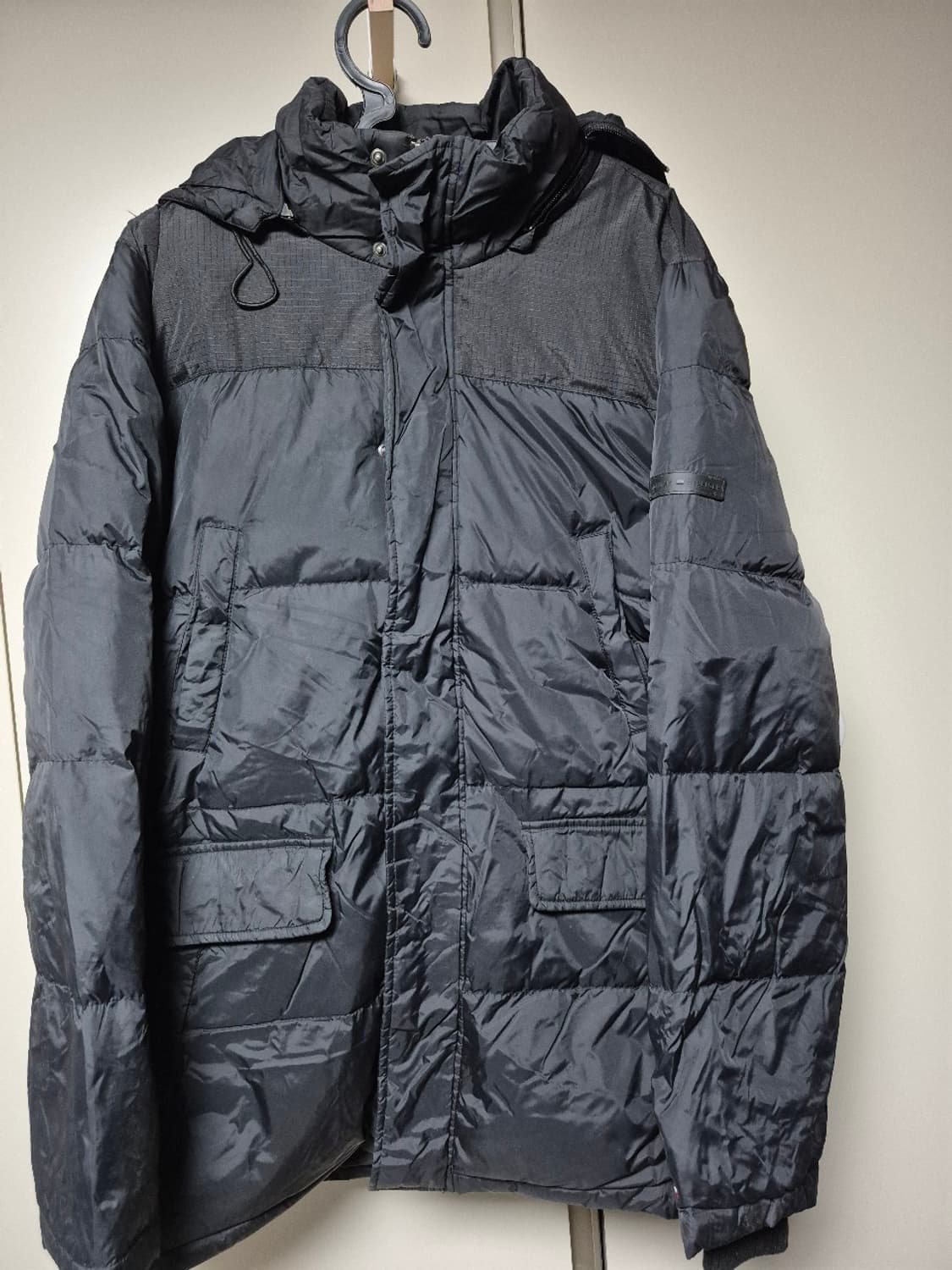 타미힐피거 정품 오리털패딩 실105사이즈 판매합니다 상품이미지1