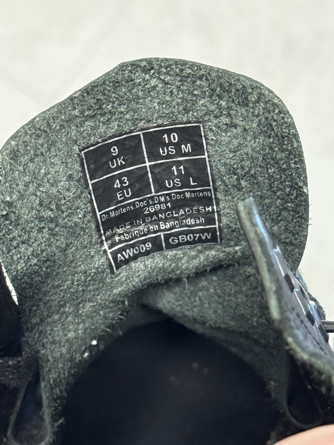닥터마틴 8홀 부츠 UK9 size 상품이미지3