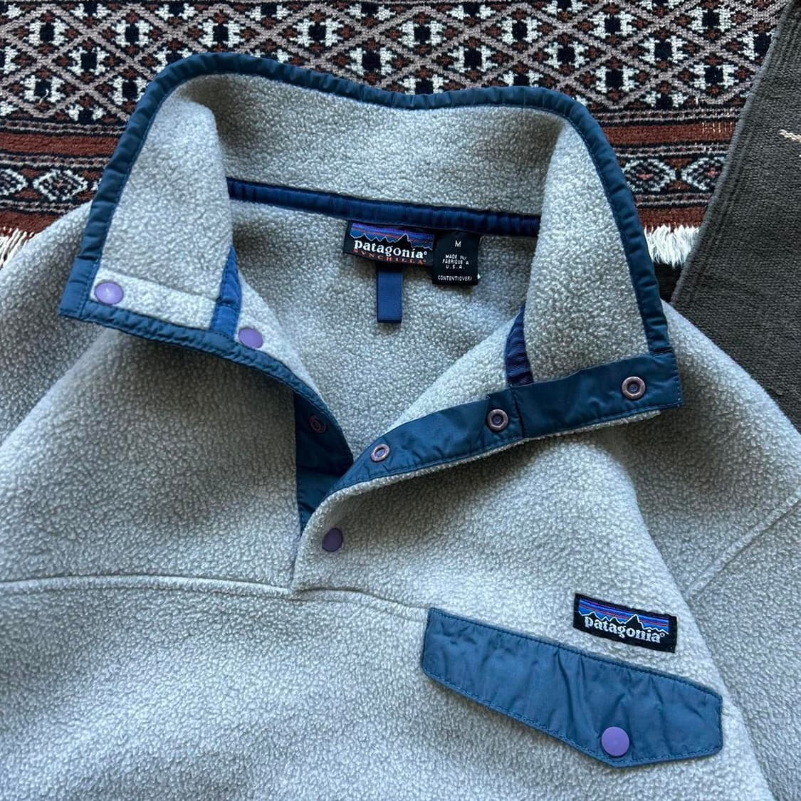 13FW 파타고니아 클래식 신칠라 스냅-티 플리스 풀오버 라이트그레이 상품이미지2