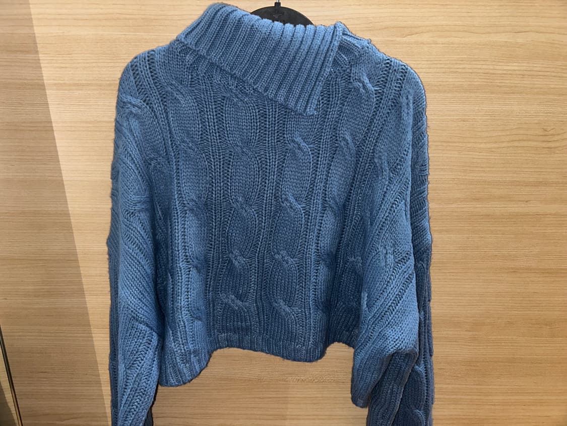 volcan&aphrodite 트임 니트 (유일매물) 상품이미지3