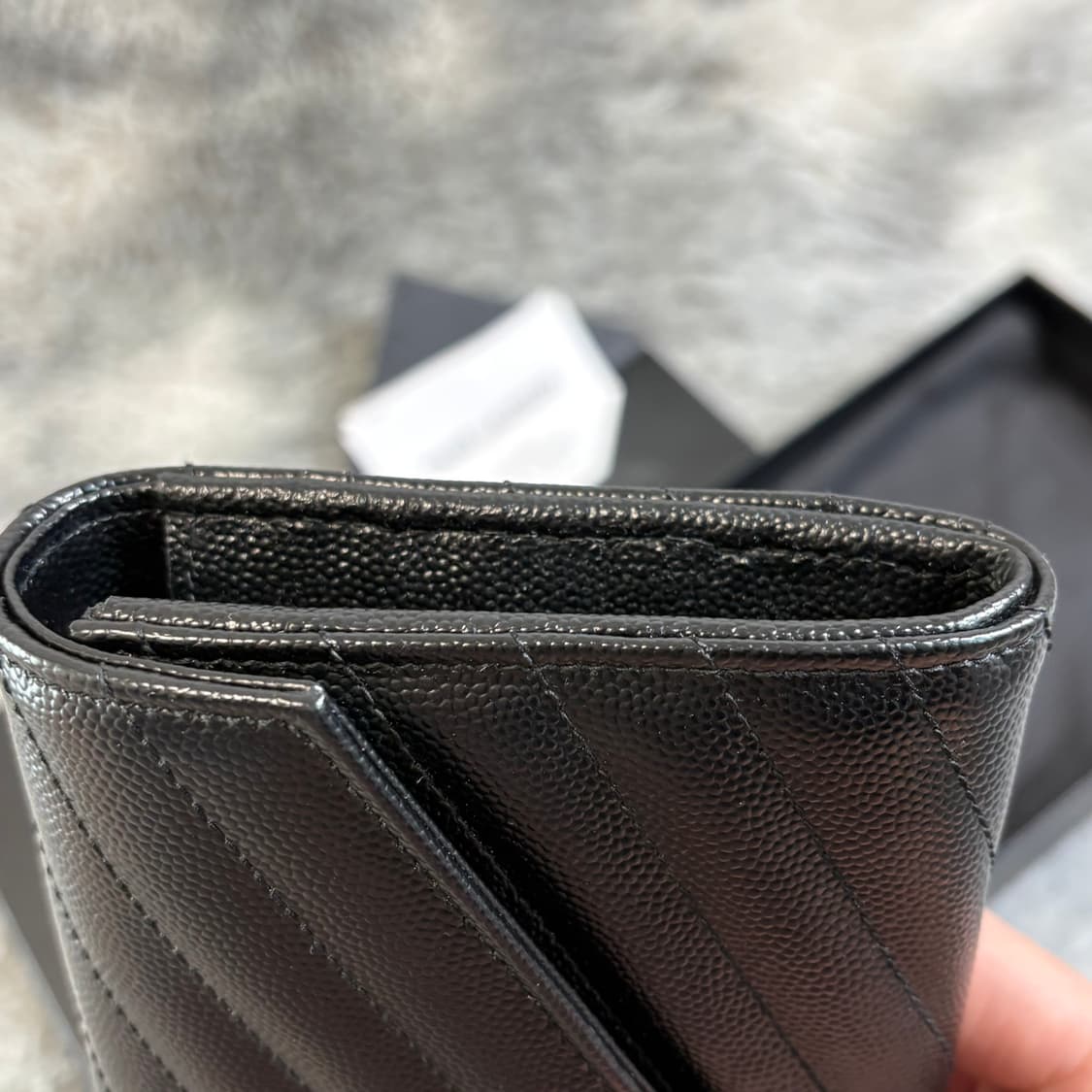 입생로랑 마틀라세 장지갑 금장  상품이미지4