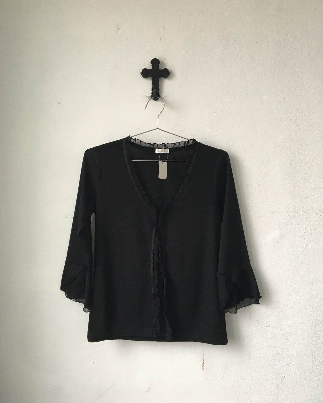 Frill point cardigan 상품이미지1