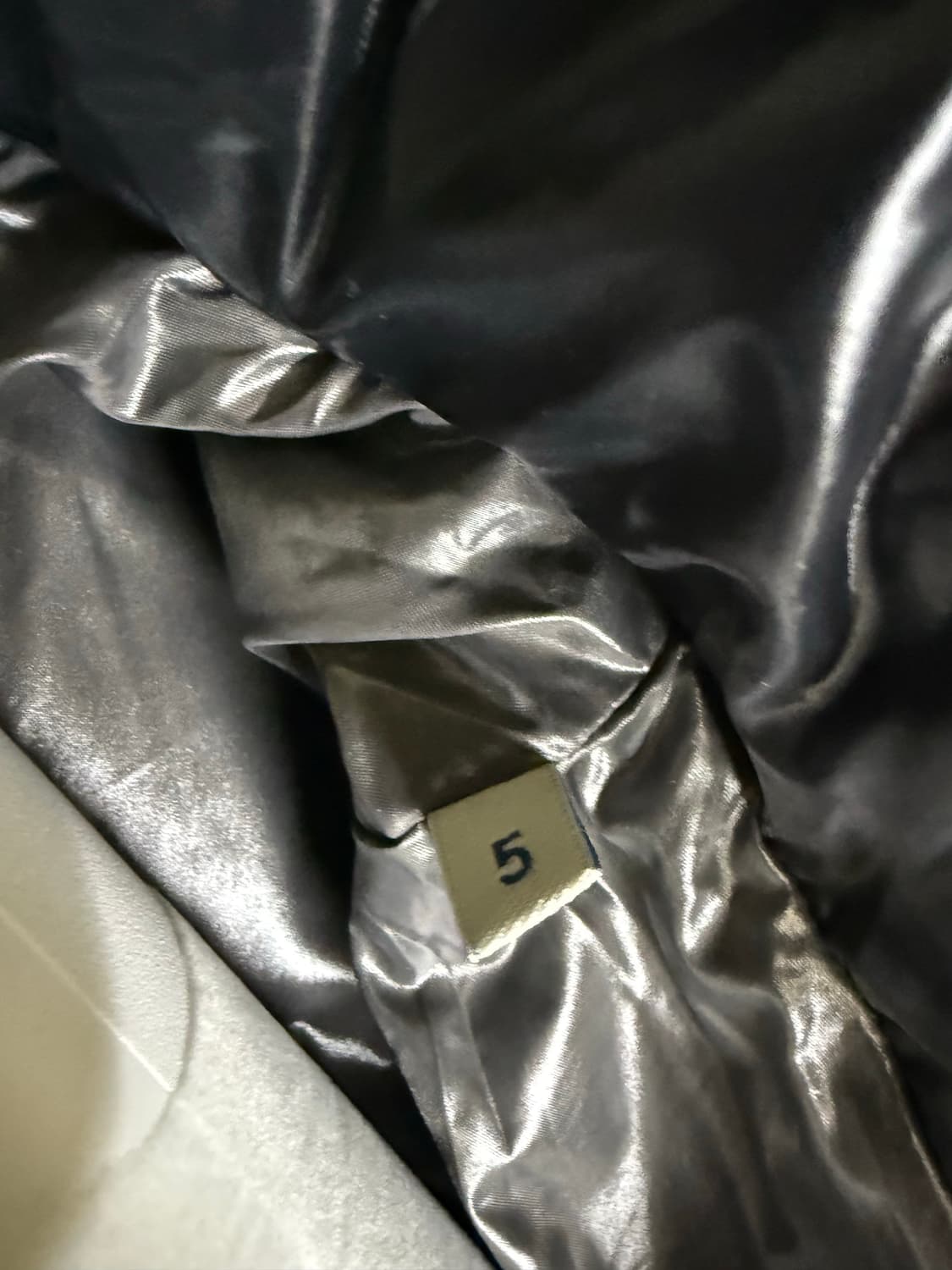 몽클레어 마야 5사이즈 상태 신품급 상품이미지6