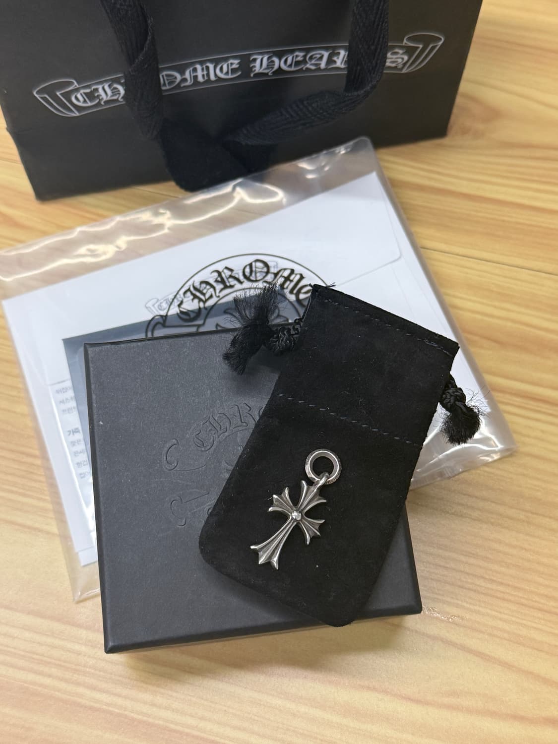 크롬하츠 타이니 크로스 펜던트 상품이미지1