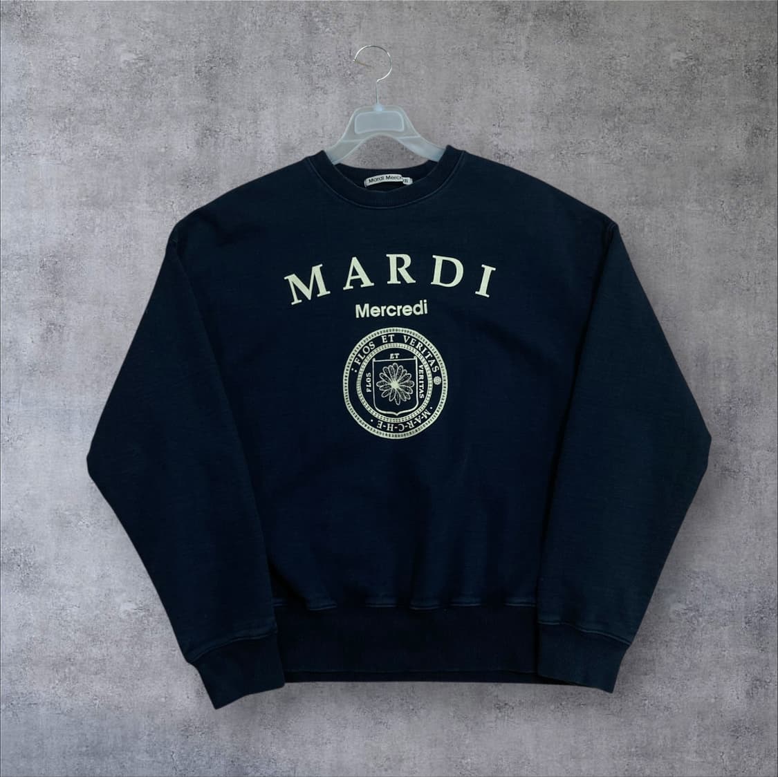 마르디 메크르디 빅로고 네이비 맨투맨 상품이미지1
