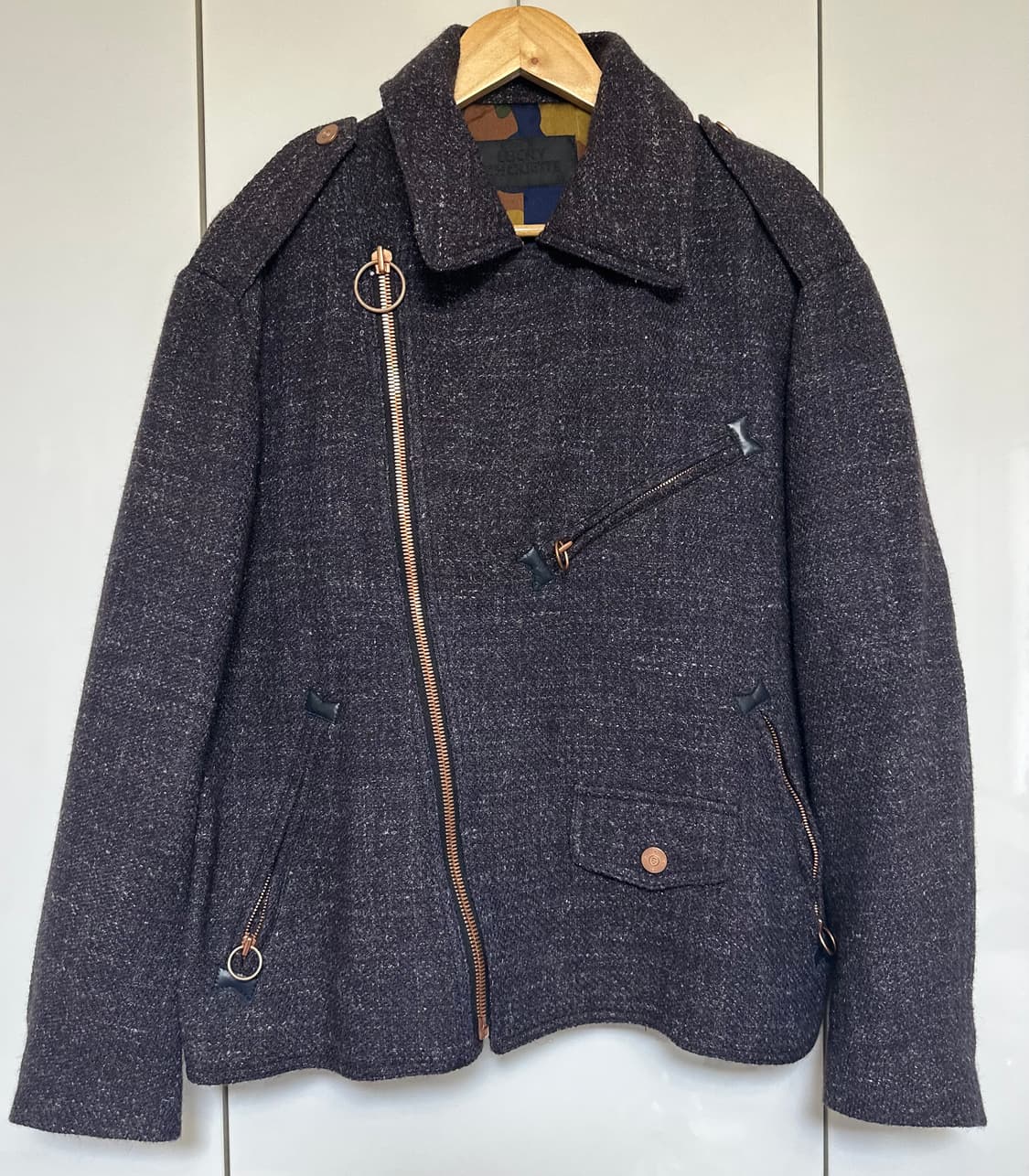 럭키슈에뜨 지퍼 디테일 울 양 자켓 상품이미지1