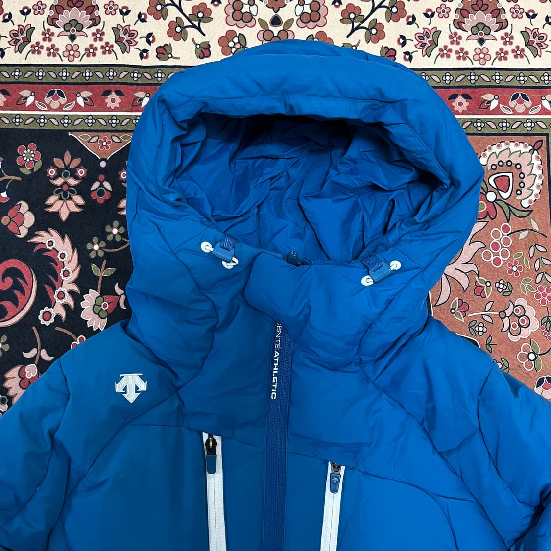 데상트 여성 스피릿마크 로고 후드 패딩 점퍼 S/85 상품이미지2