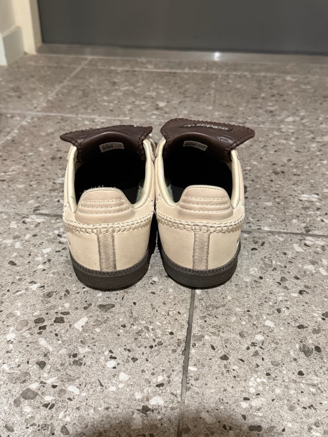 웨일즈보너 아디다스 스니커즈 상품이미지4