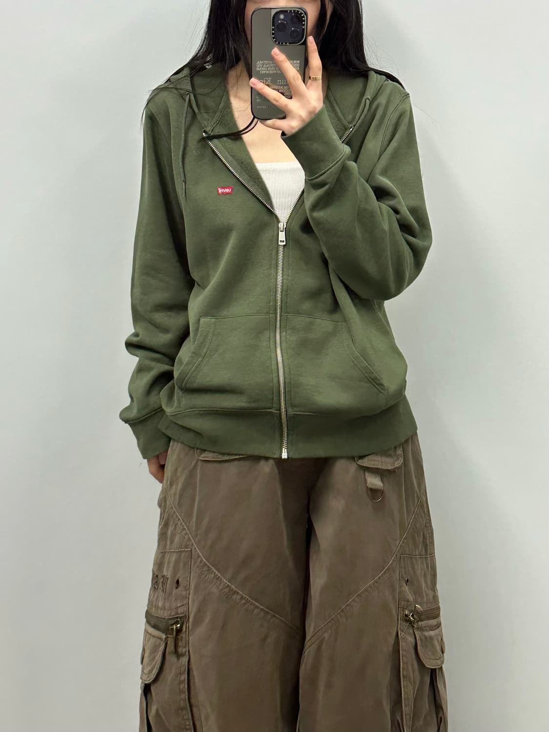 리바이스 자수로고 카키 후드집업 상품이미지1