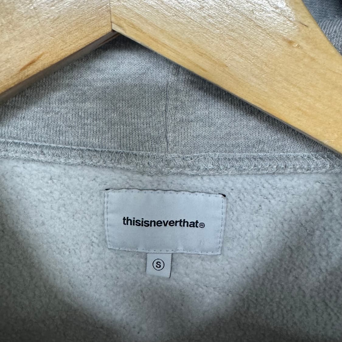 디스이즈네버댓 자수로고 후드티 상품이미지3