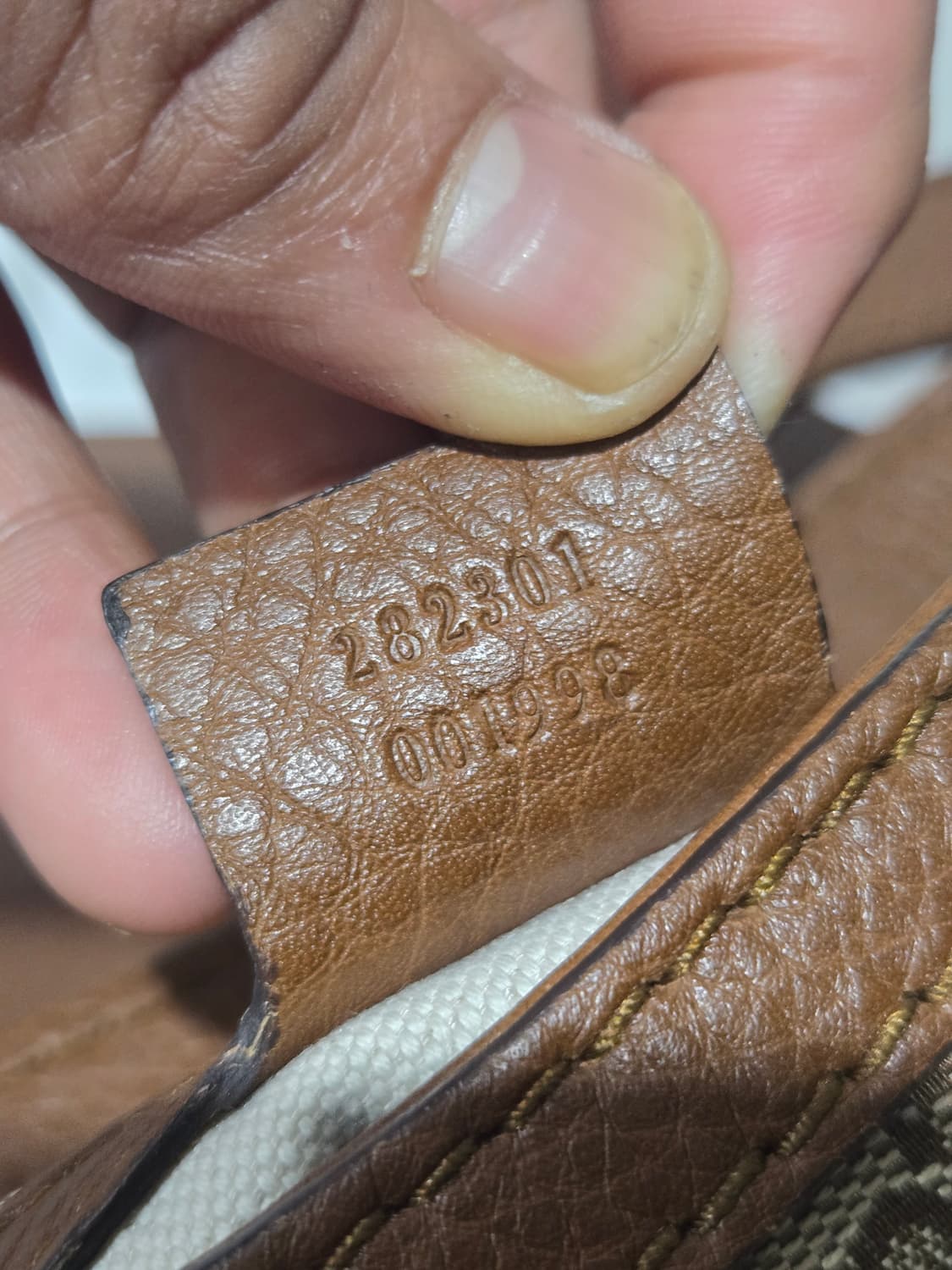 구찌 GG 캔버스 벨라 플랩 사첼백 상품이미지5