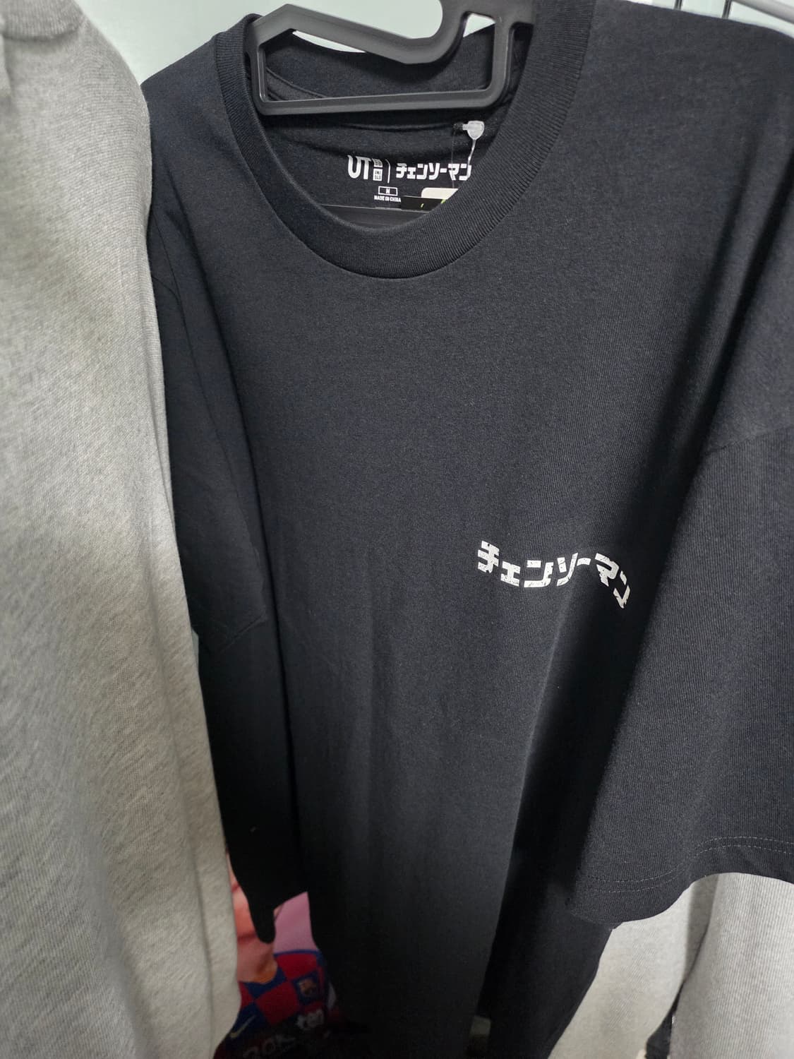 (M)유니클로 체인소맨 ut 반팔 블랙 상품이미지2