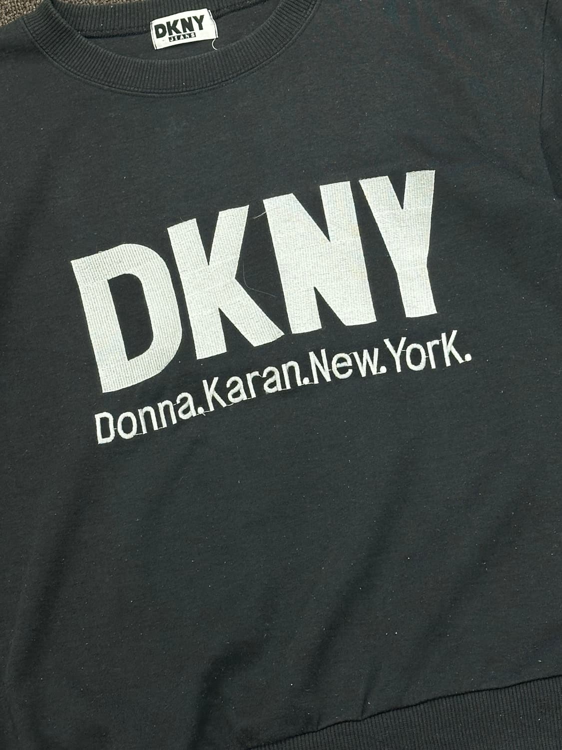 OS)DKNY vintage 빅로고 자수 블랙 스웻셔츠 상품이미지2