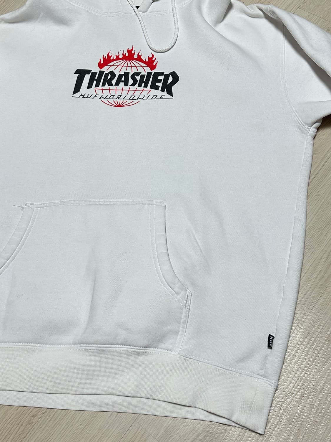 허프 HUF X 트레셔 빅로고 후드티 화이트 상품이미지3