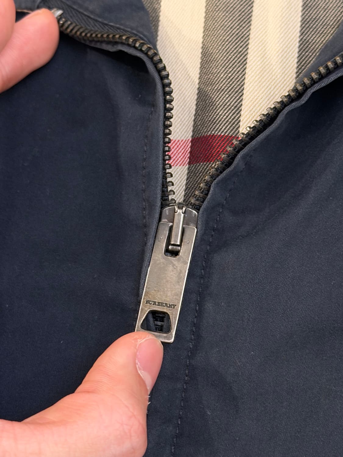 버버리 체크안감 블루종 스윙탑 자켓 네이비 상품이미지3