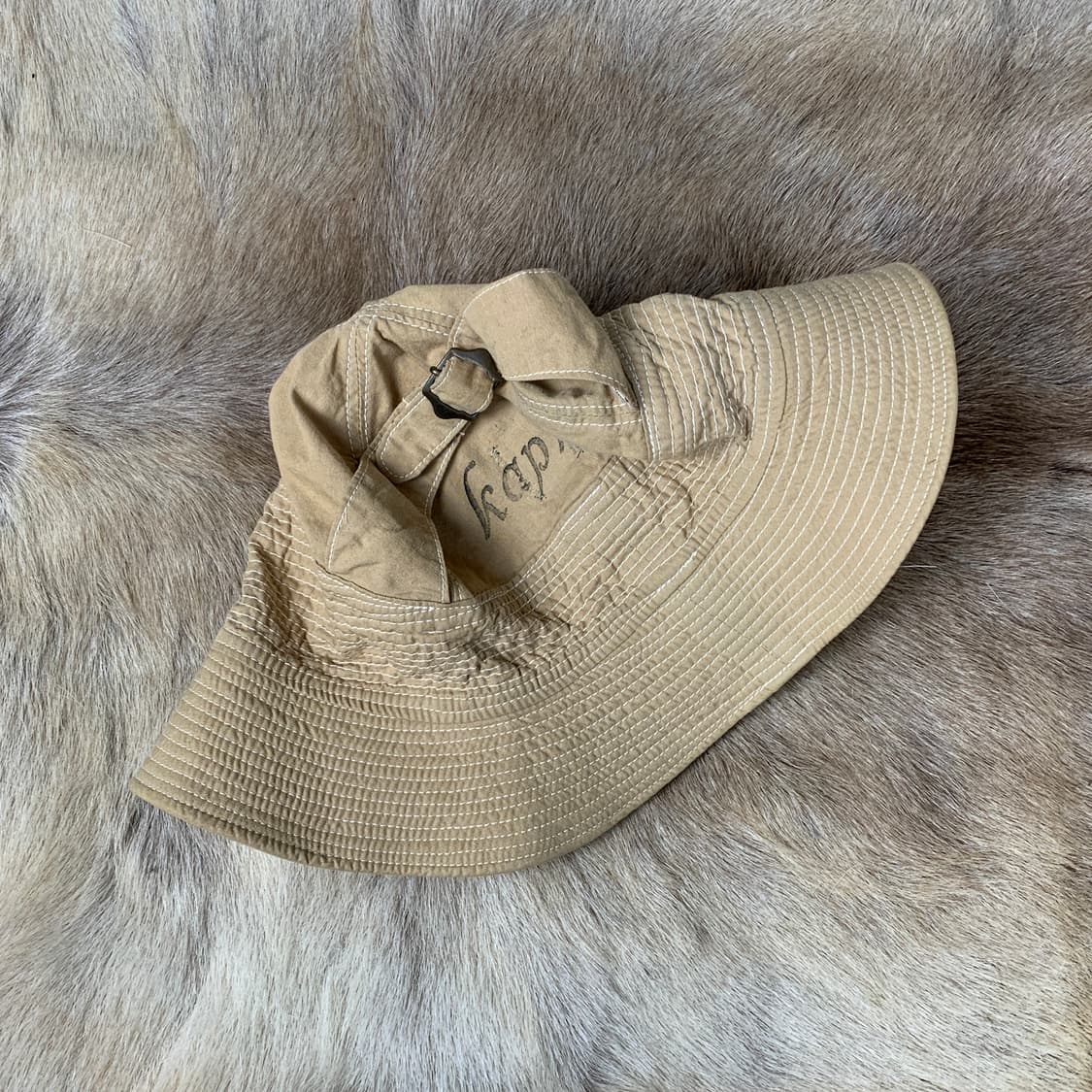 캐피탈 노인과 바다 버킷햇 상품이미지3