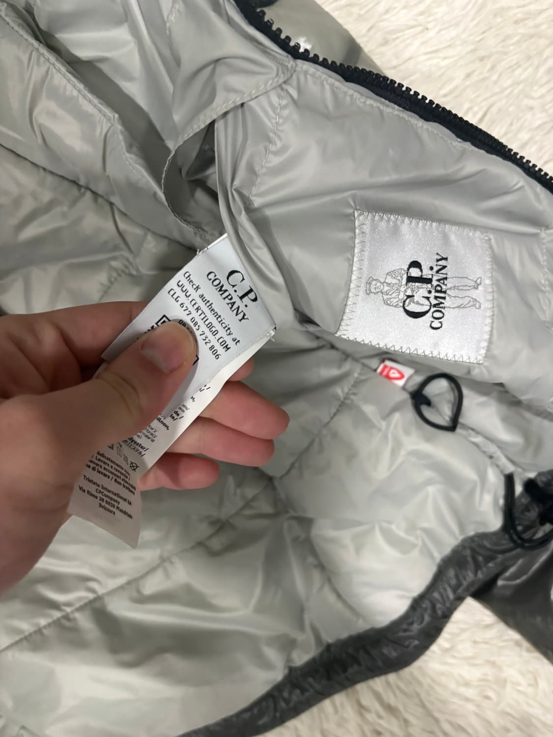 [레어M] cp컴퍼니 프리마로프트 아웃라인 경량패딩 상품이미지5