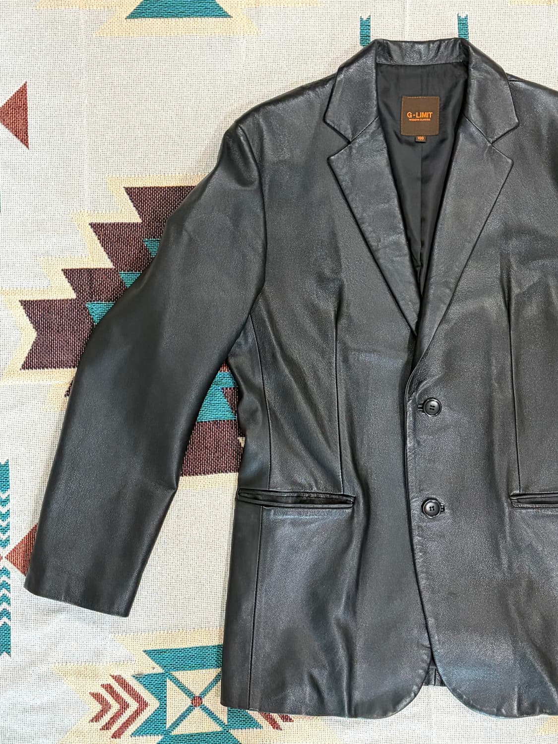 G•Limit 양가죽 투버튼 클래식 블레이저 상품이미지3