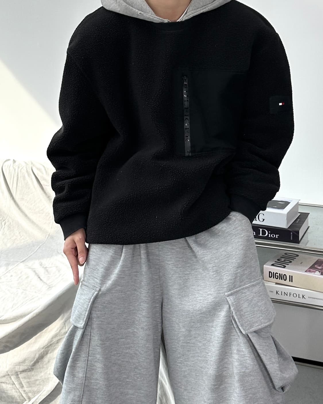 타미 힐피거 블랙 셰르파 플리스 맨투맨 XL 상품이미지2