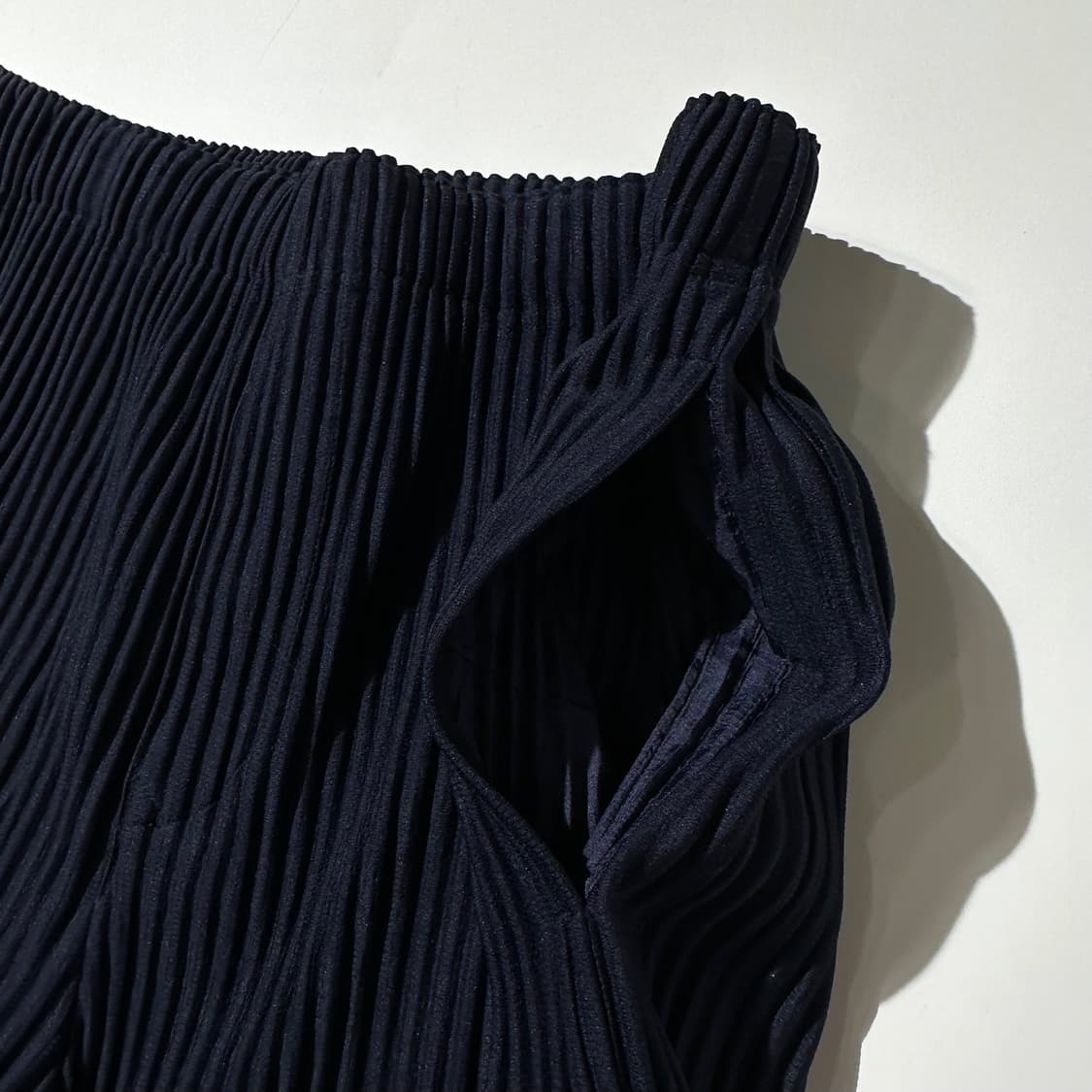 이세이 미야케 옴므 플리세 플리츠 터틀넥 셋업 네이비 상품이미지8