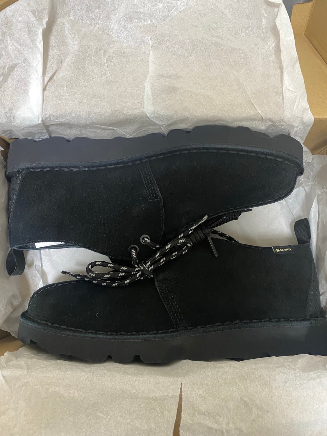 클락스 데저트 트랙 고어텍스 블랙 스웨이드 UK8 사이즈 팝니다 상품이미지2