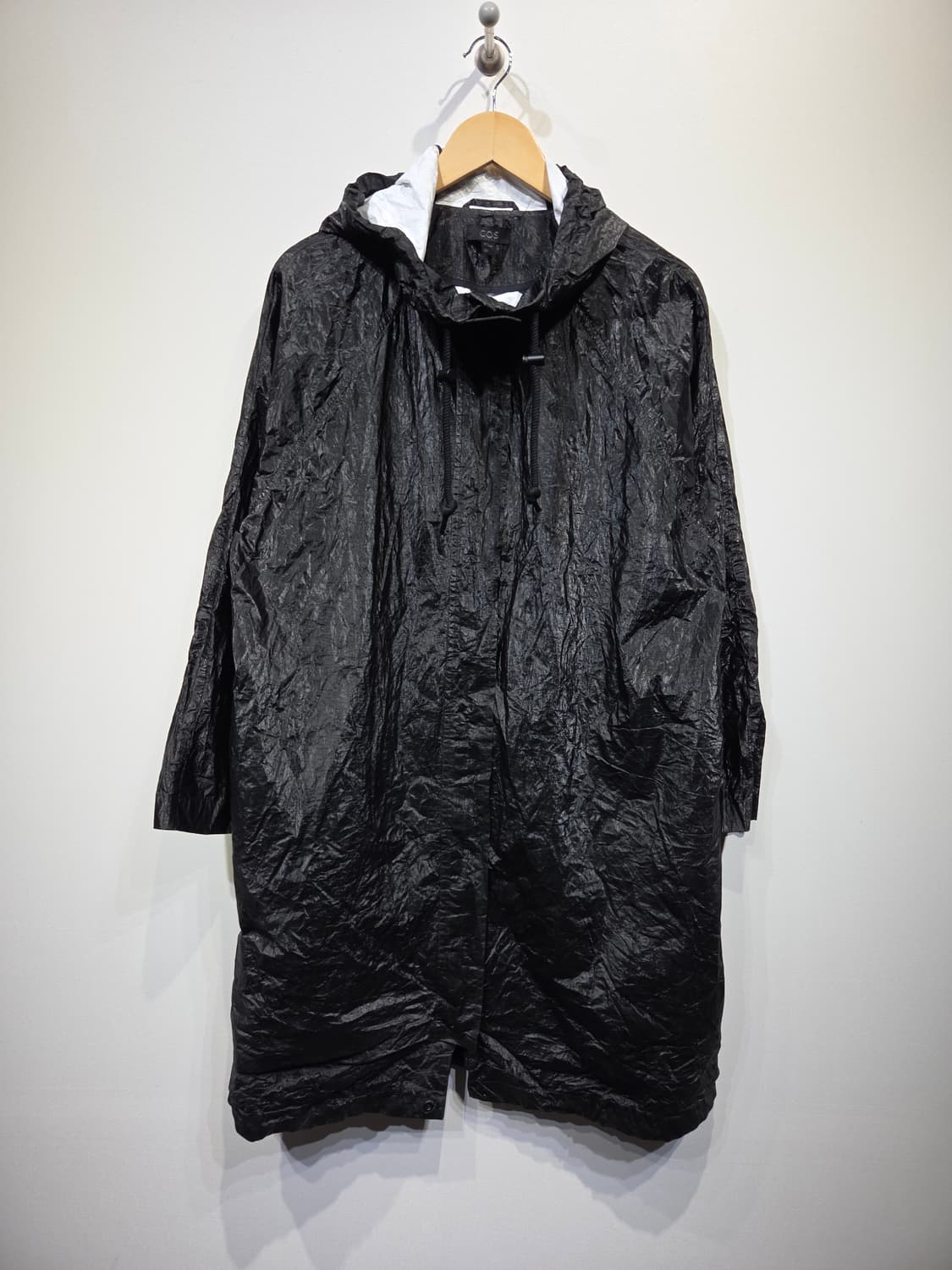 COS 코스 페이퍼 텍스처 크링클 후드 롱 코트 상품이미지2