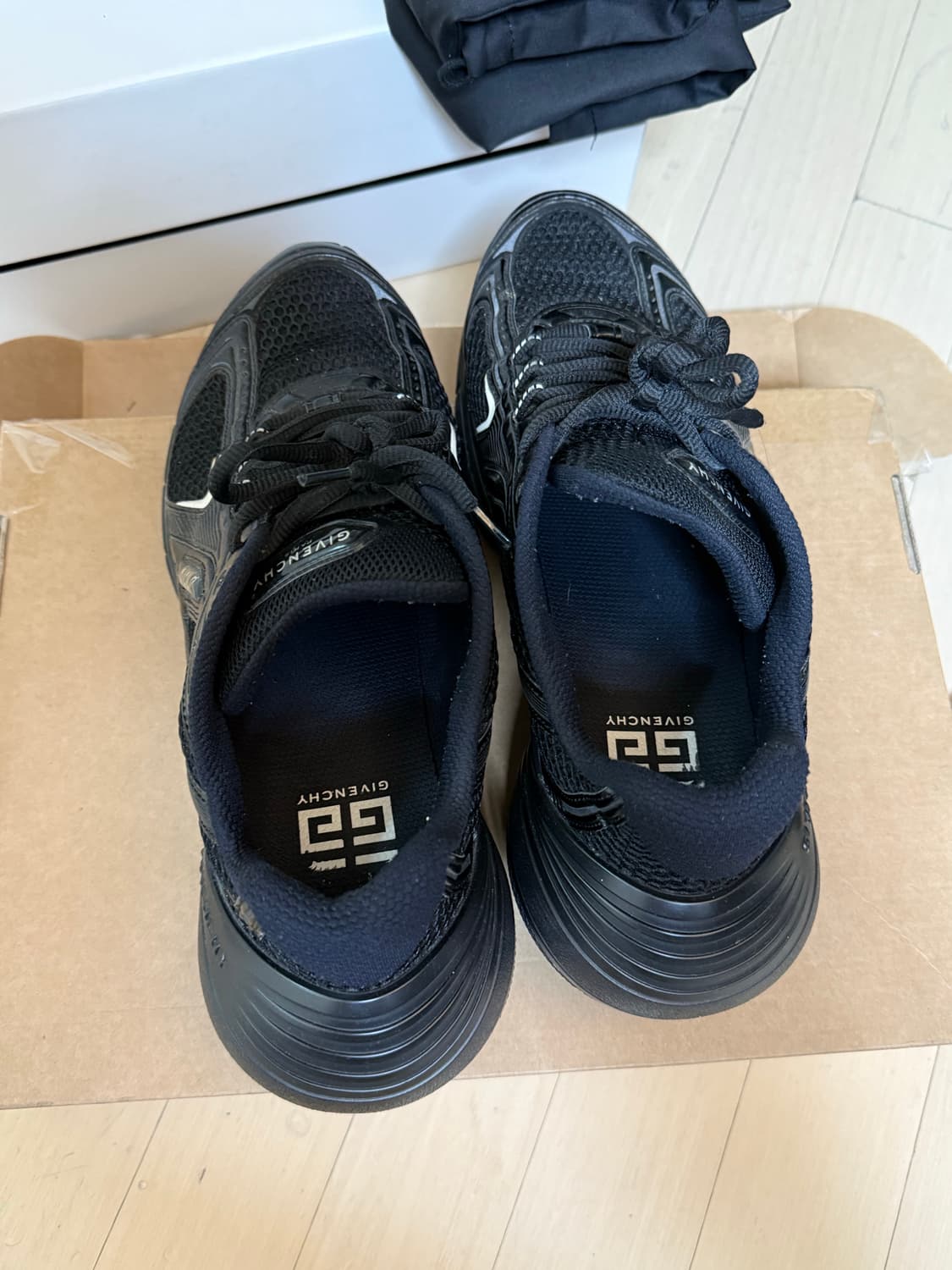 지방시 TK MX 44사이즈 풀박 상품이미지5