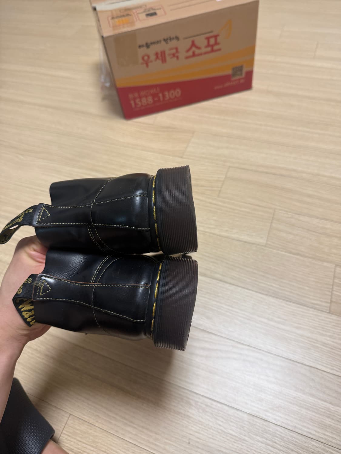 Uk9,280) 119,000원 닥터마틴 블랙 처치 스무스 몽키 부츠 상품이미지5