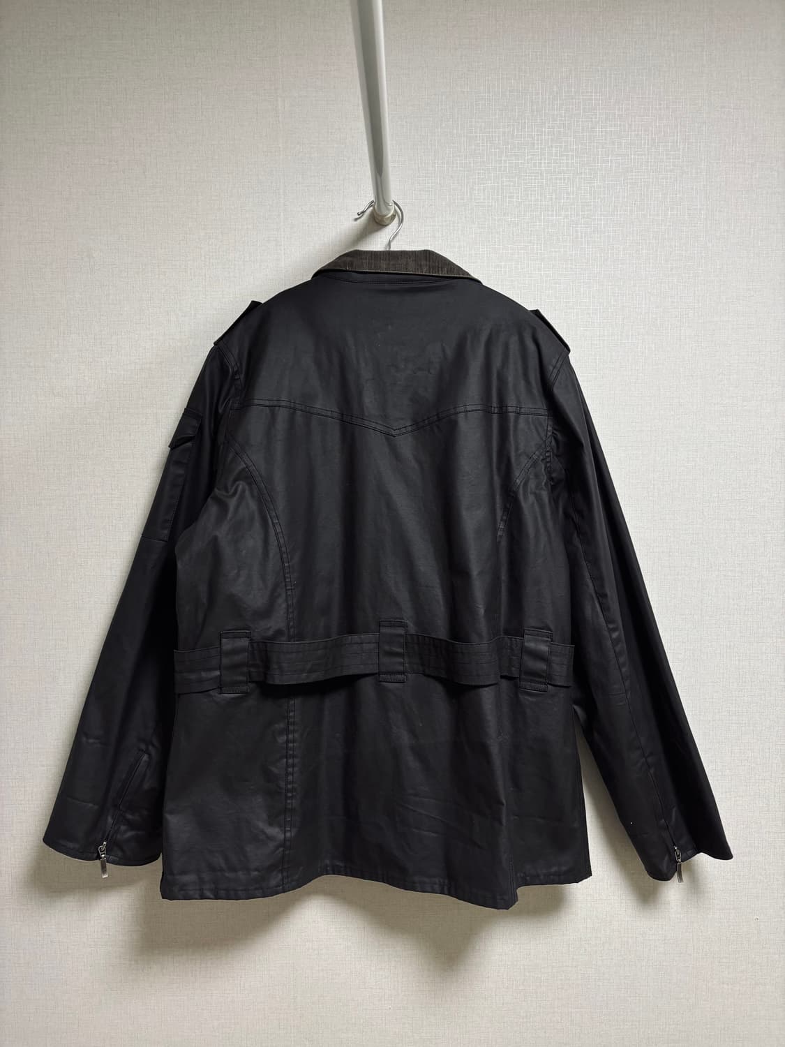 Barbour 바버 인터내셔널 오일드 왁스 자켓 블랙 상품이미지3