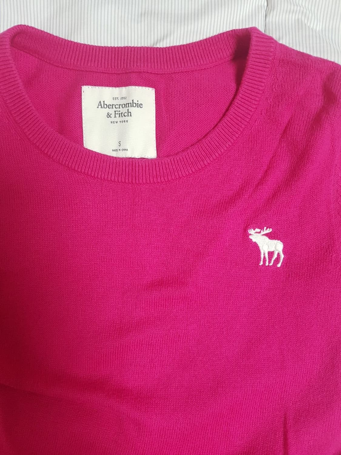 아베크롬비 핫핑크 여성 니트 상품이미지2