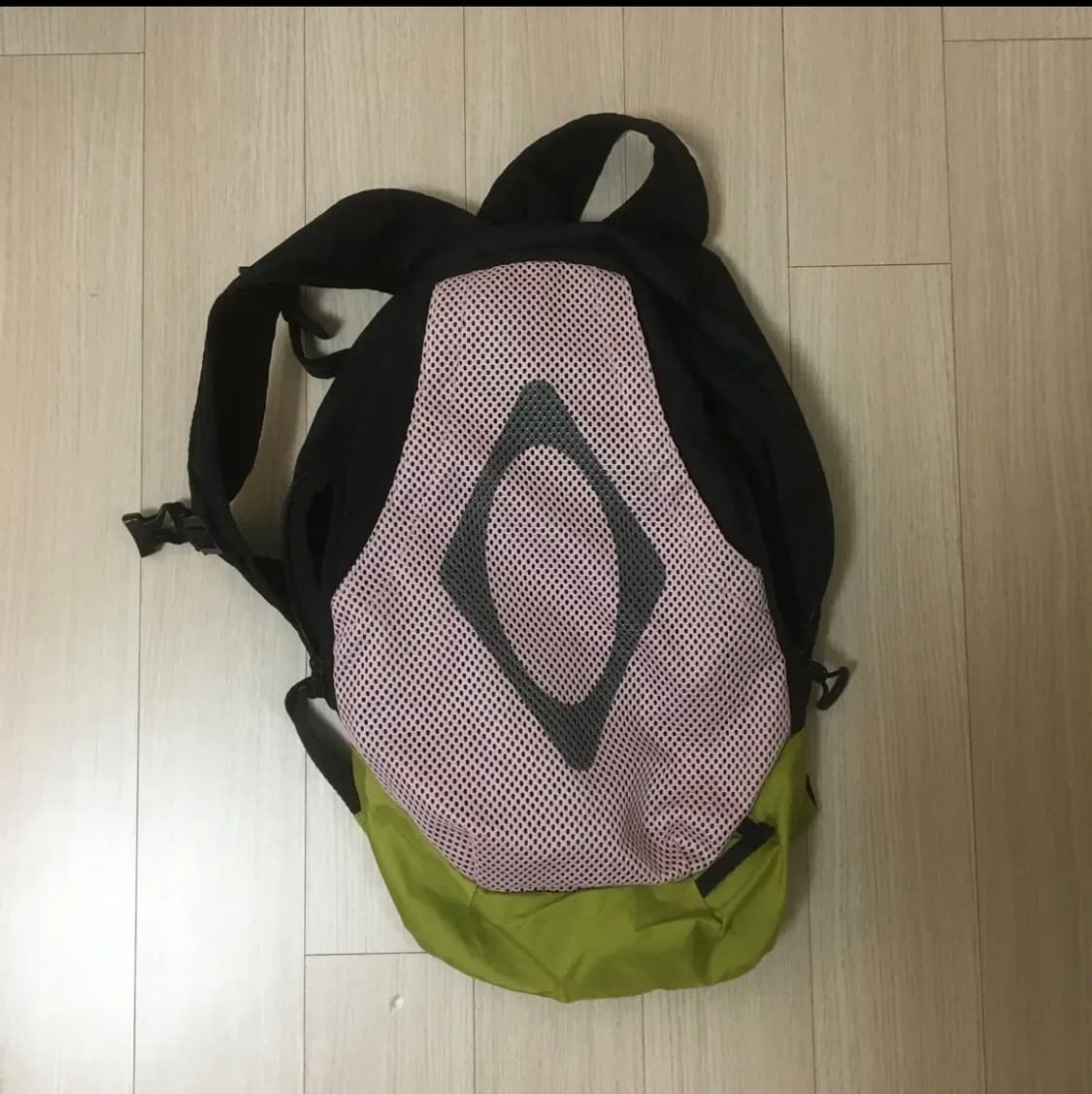 미스치프 룸버스 메쉬 백팩 핑크 블랙 상품이미지1