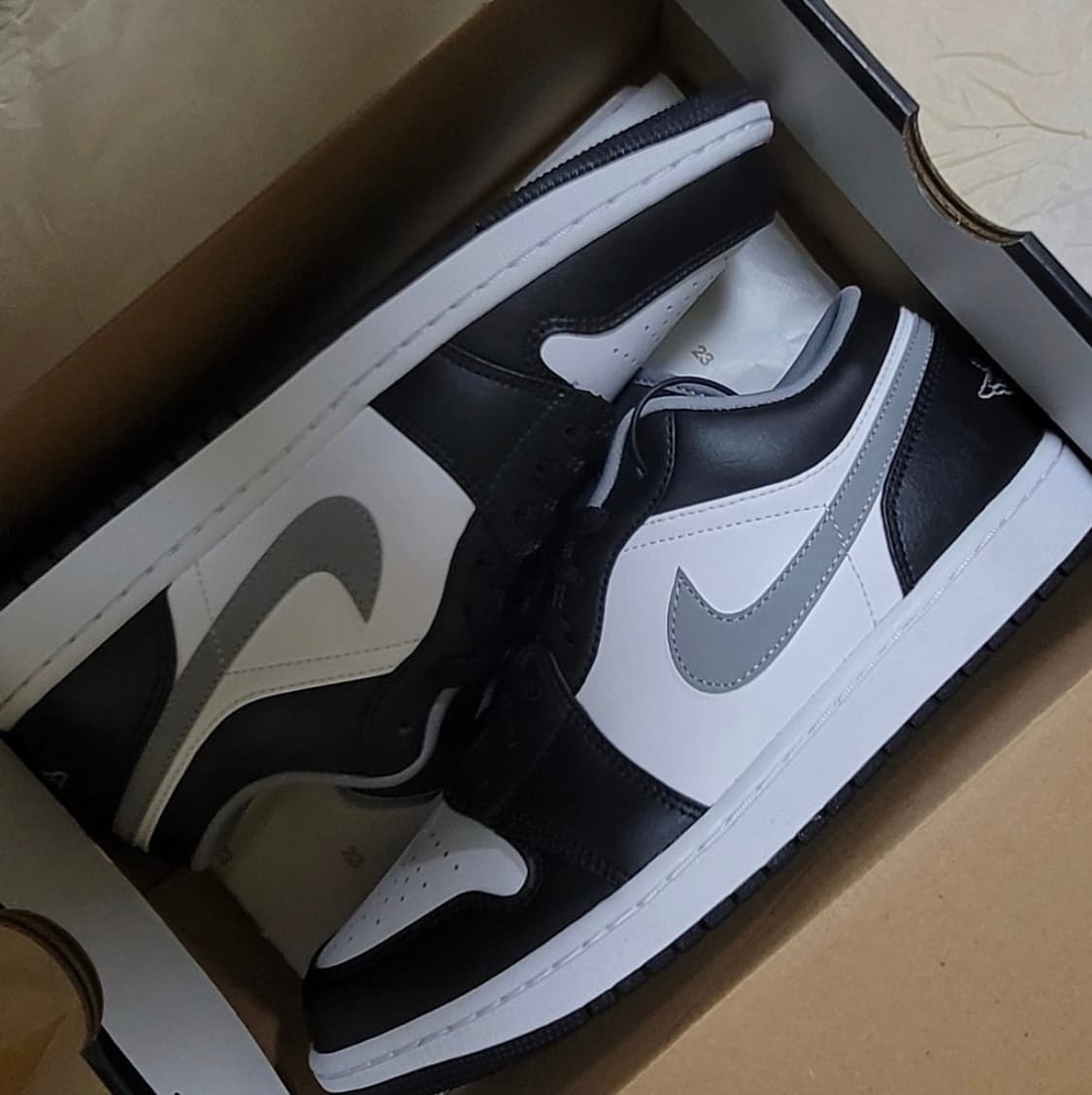 조던 1 로우 블랙 파티클 그레이 275사이즈 상품이미지3