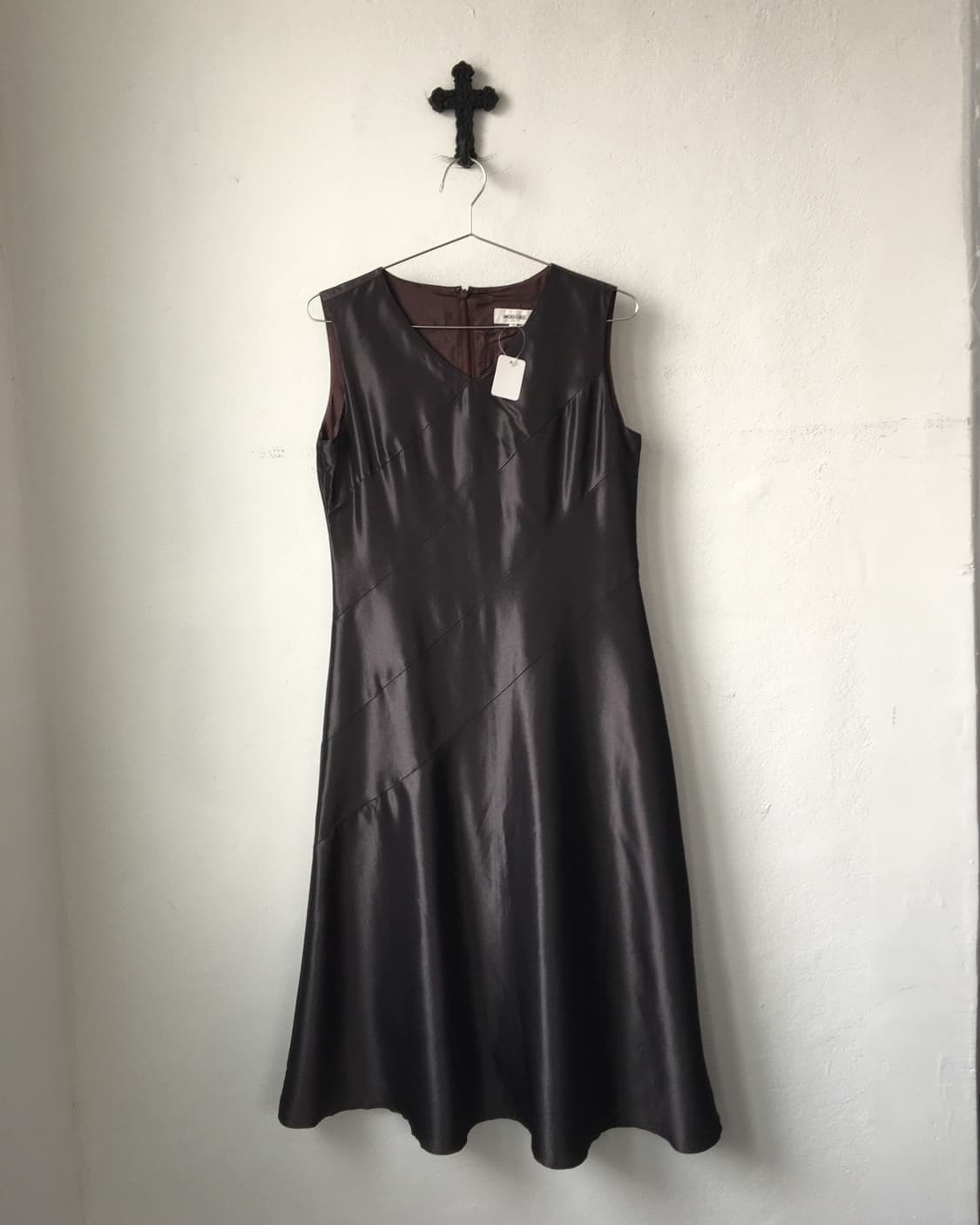 Glossy sleeveless onepiece 상품이미지2