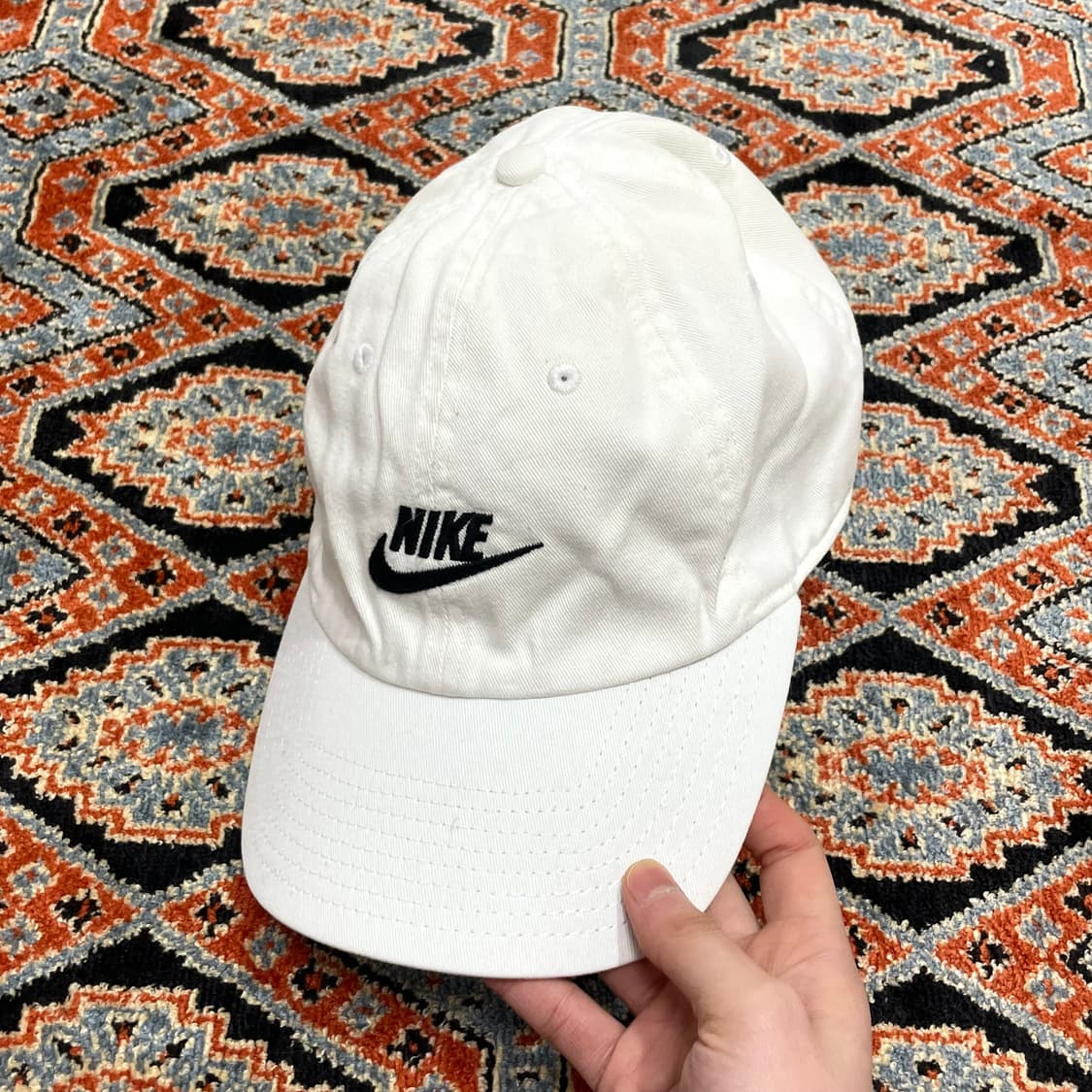 나이키 스펠로고 화이트 볼캡 FREE 상품이미지3