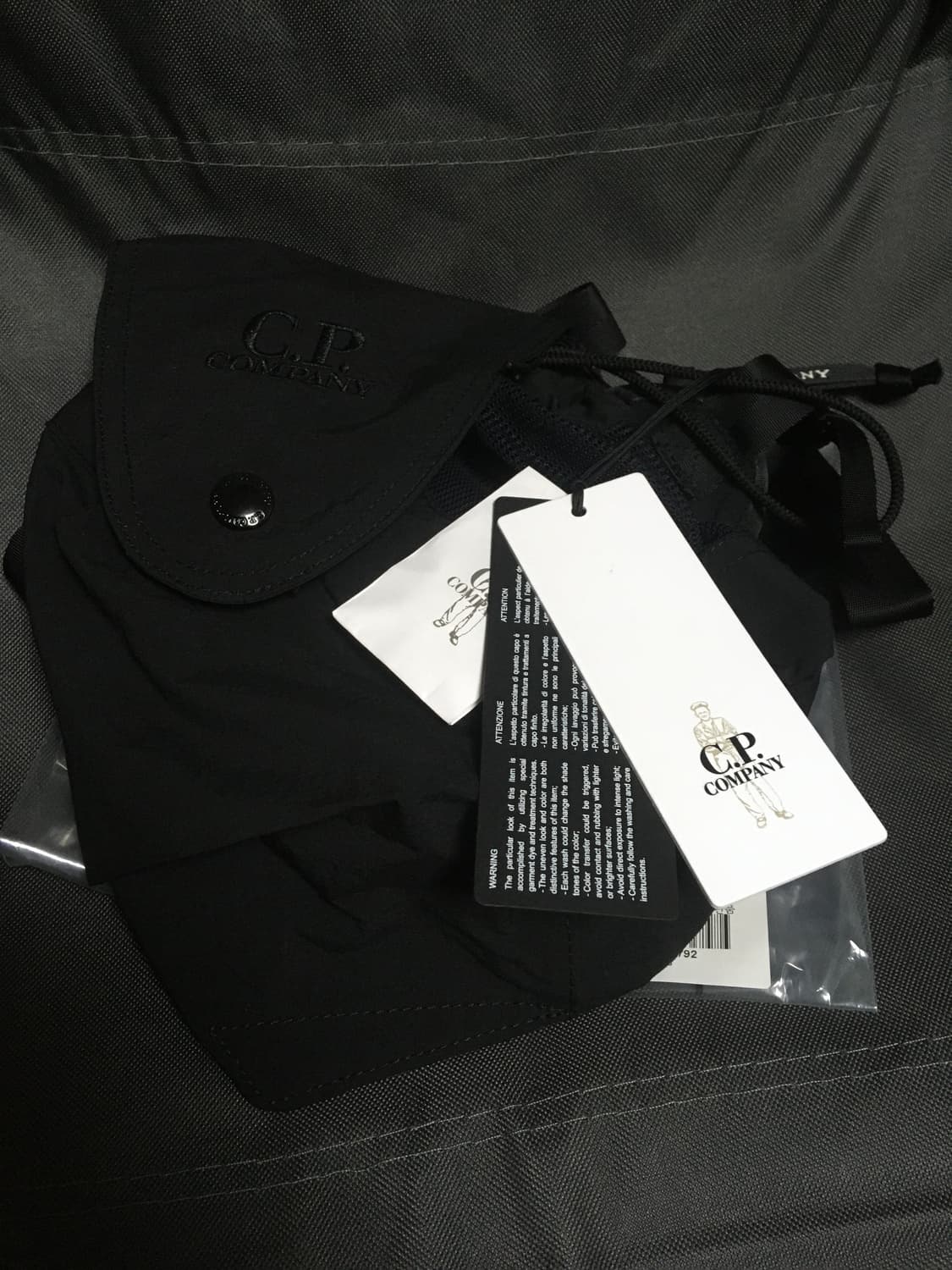 CP컴퍼니 숄더백 블랙 판매합니다 상품이미지9