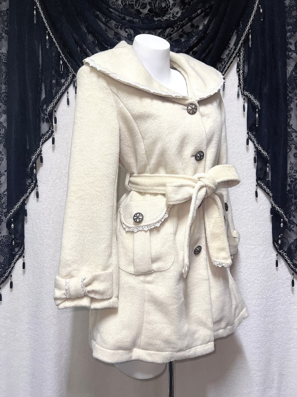 엑시즈팜 라떼갸루 로맨틱 로걀 베이지 레이스 리본 벨트 코트 자켓 핀터 상품이미지3