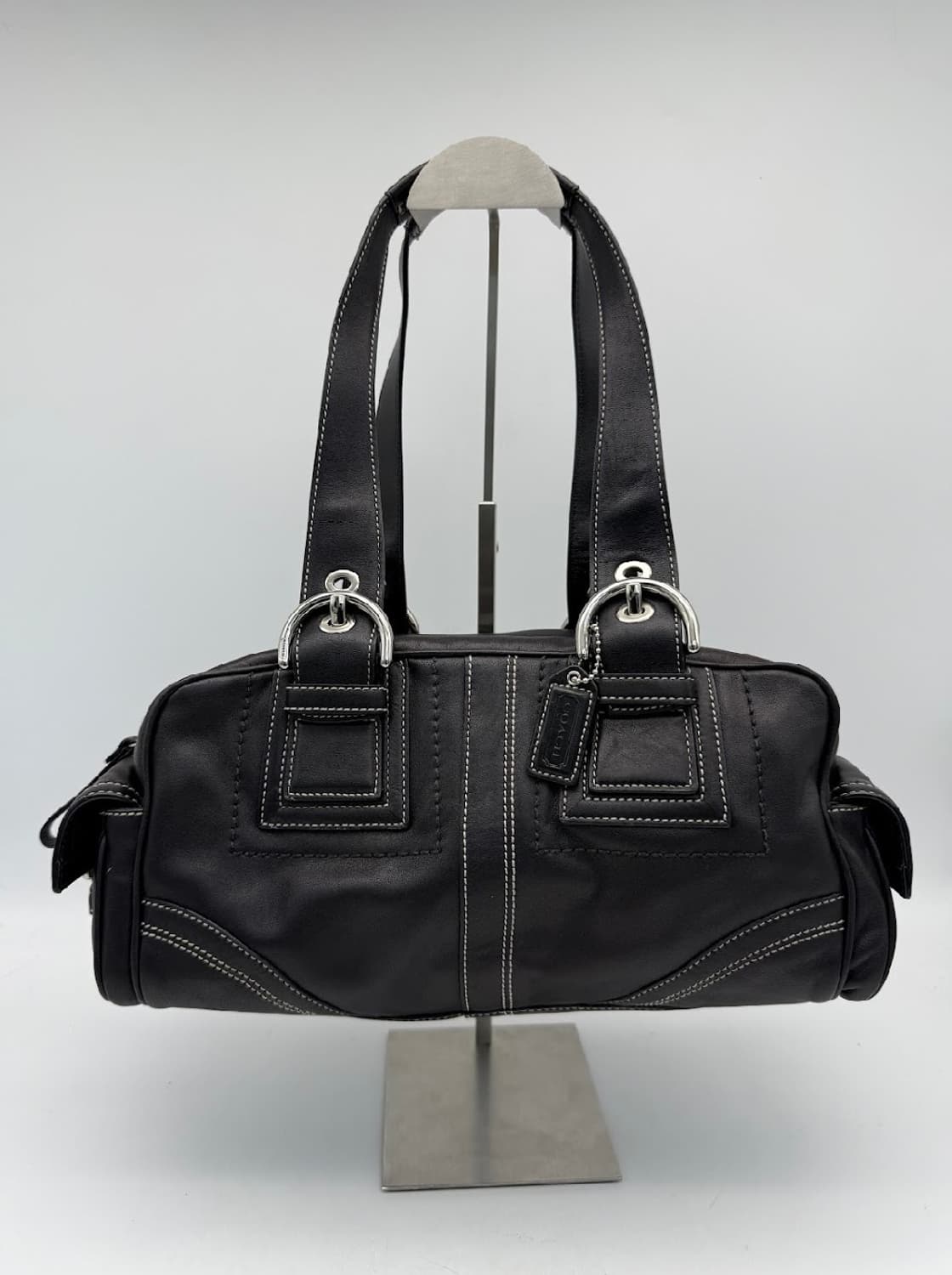 코치 정품 스티치 블랙 숄더백 상품이미지1