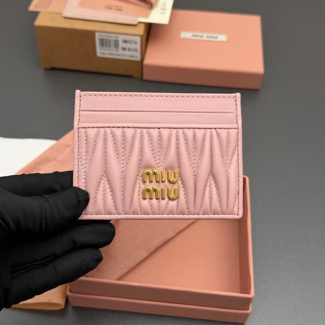 미우 미우 마테라쎄 나파 가죽 카드 홀더 앨러배스터 핑크 상품이미지3
