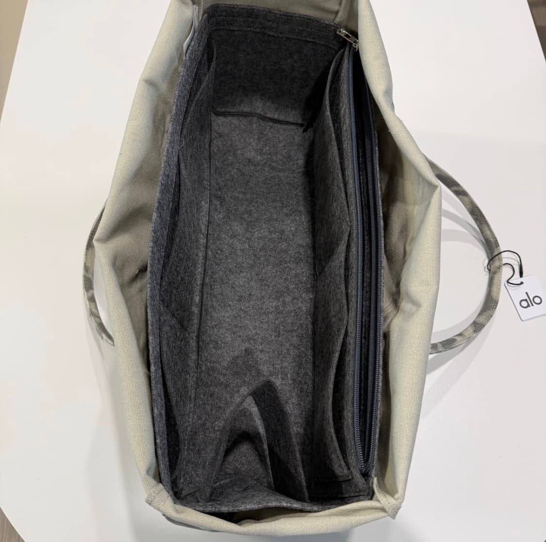 Alo 쇼퍼백 서울에디션 상품이미지4