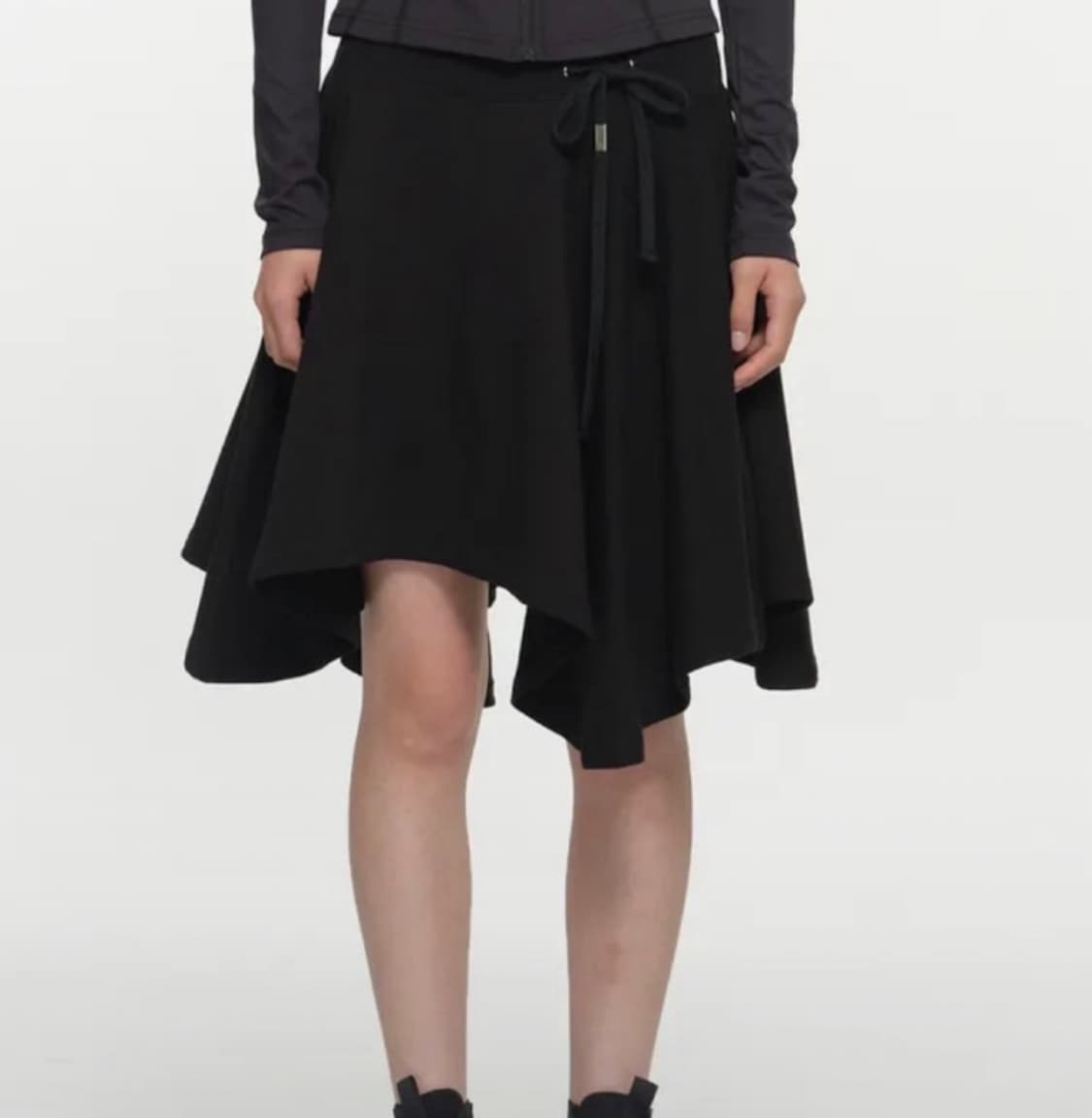 TRICKLE FLARE MIDI SKIRT BLACK 플레어 미디 스커 상품이미지1