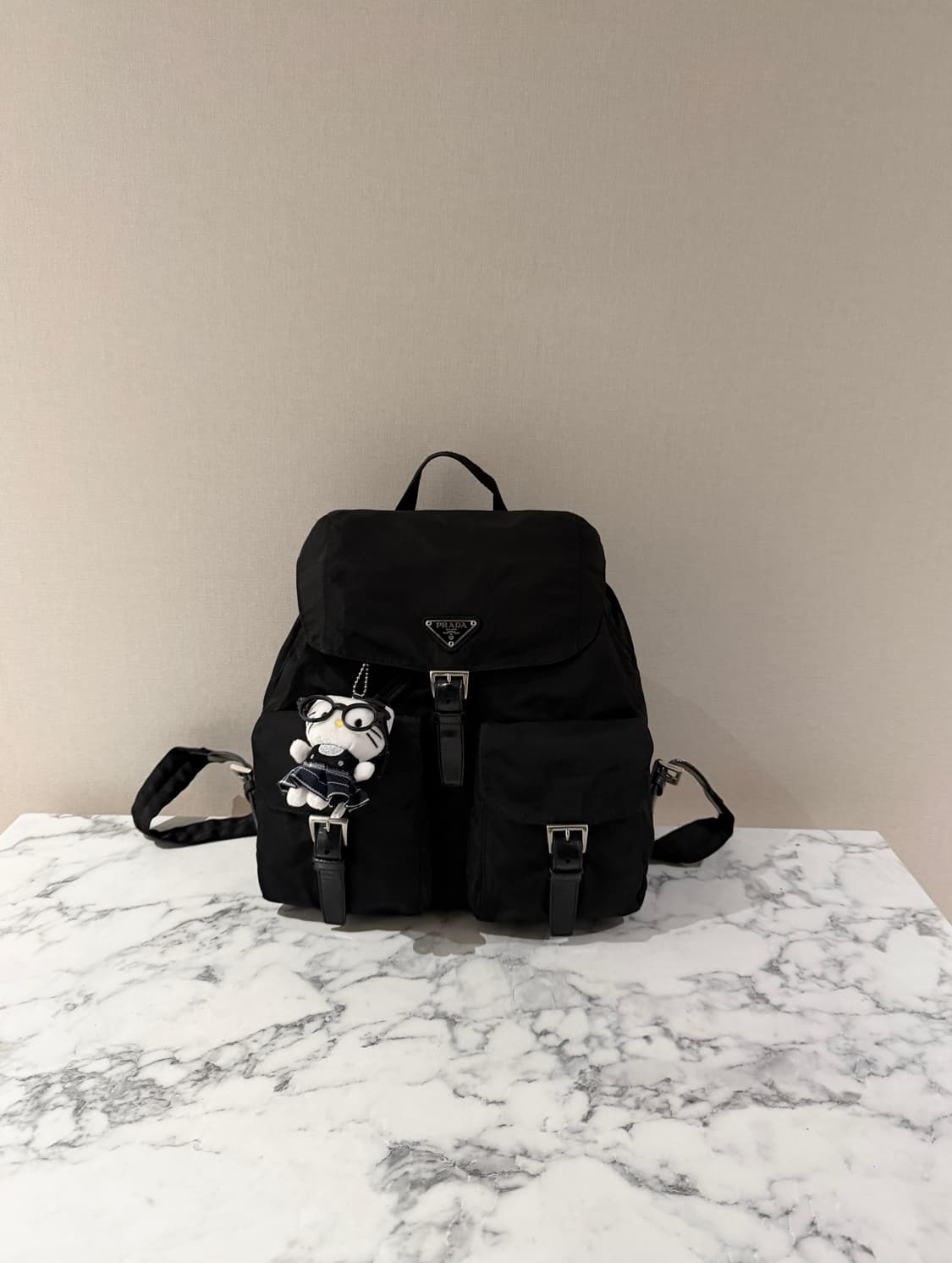 정품 프라다 백팩 미듐 사이즈 상품이미지1