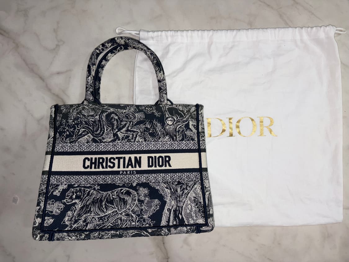 디올 Dior 북토트백 스몰 뜨왈 드 주이 리버스 상품이미지1
