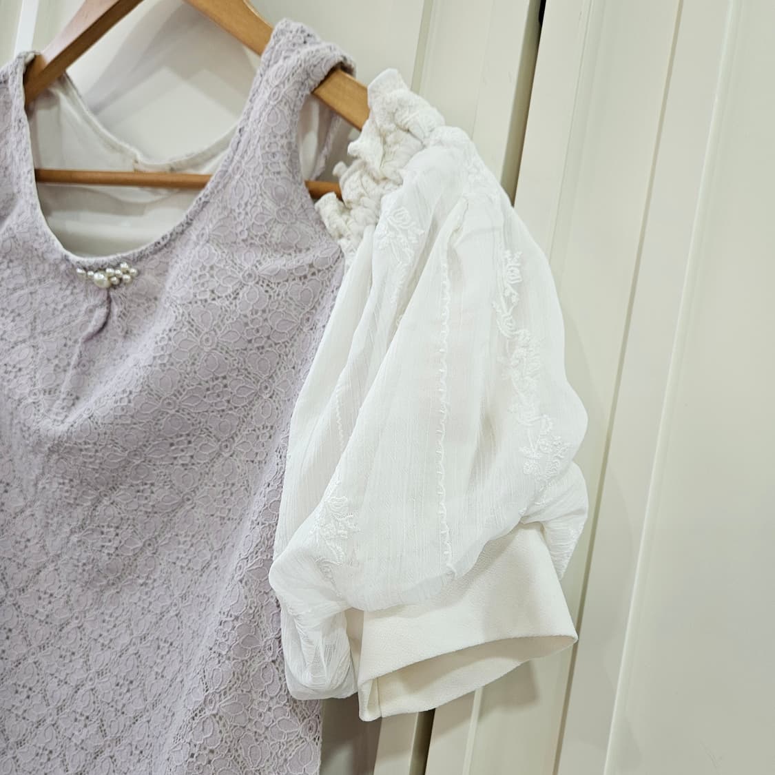 엑시즈팜 포에틱 오프숄더 레이스 블라우스 상품이미지3