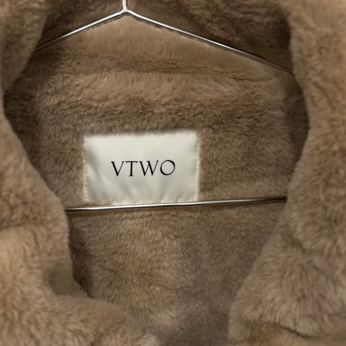 VTWO 비건레더 밍크 봄버 무스탕 상품이미지3