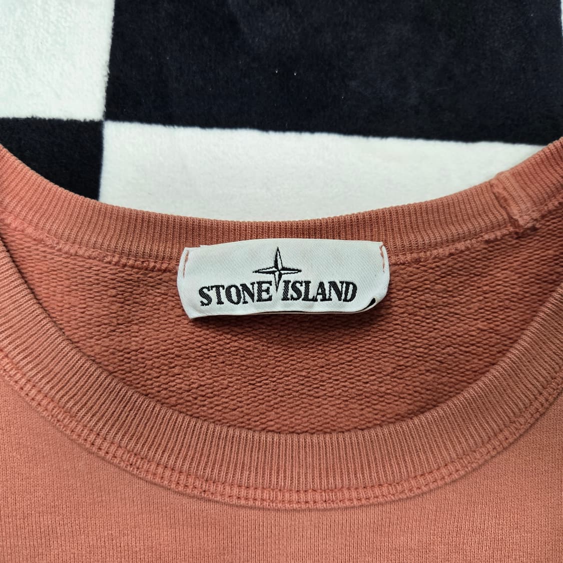 L 스톤아일랜드 피그먼트 맨투맨 핑크 상품이미지3