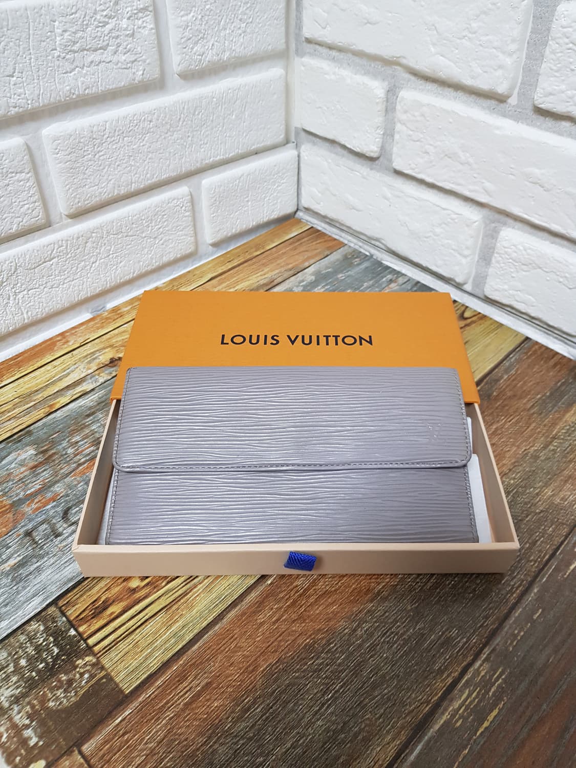 [정품] 루이비통 에피 장지갑 그레이 상품이미지1