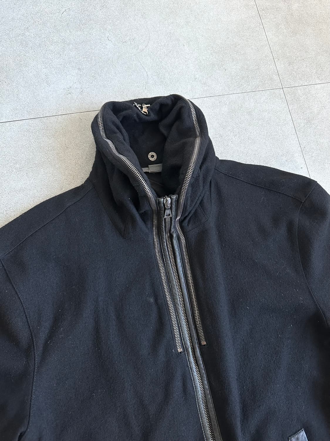 존바바토스 측융 울 하이넥 집업 자켓 상품이미지6