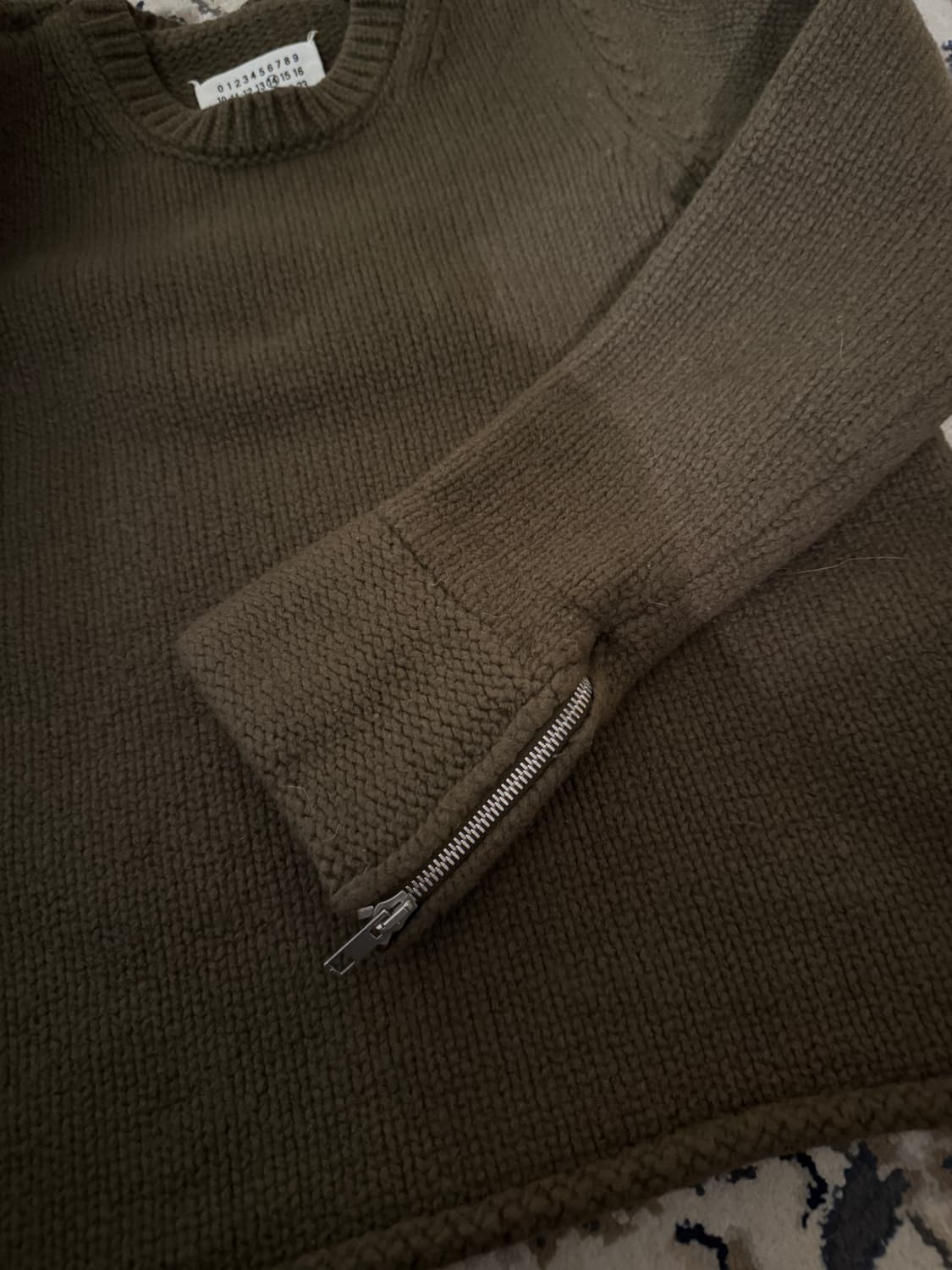마르지엘라 지퍼슬리브 니트 스웨터 상품이미지5
