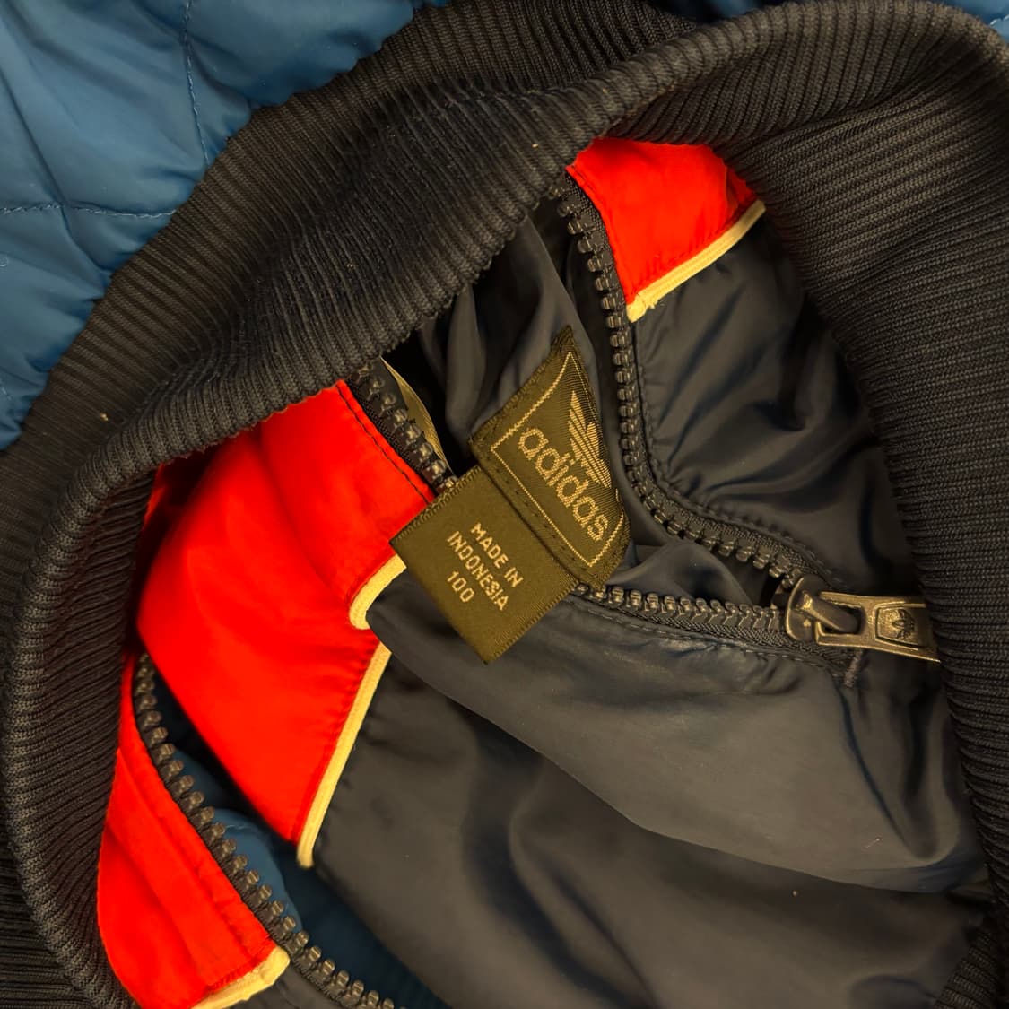 아디다스 리버시블 퀼팅 배색 점퍼 상품이미지3